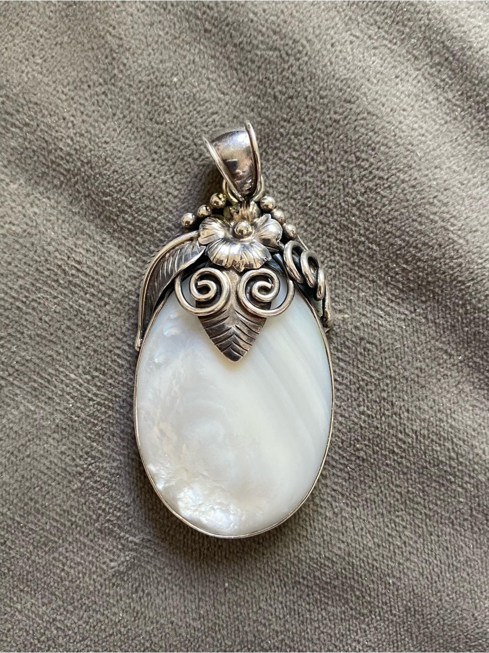 Sterling Silver White Mother-of-Pearl Floral Pendant